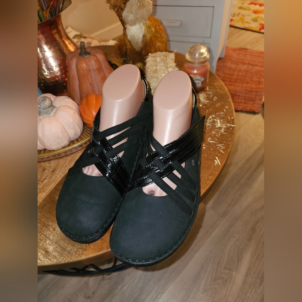 FINN COMFORT Beautiful Black Comfort Shoes 10/41 EXCELLENT!